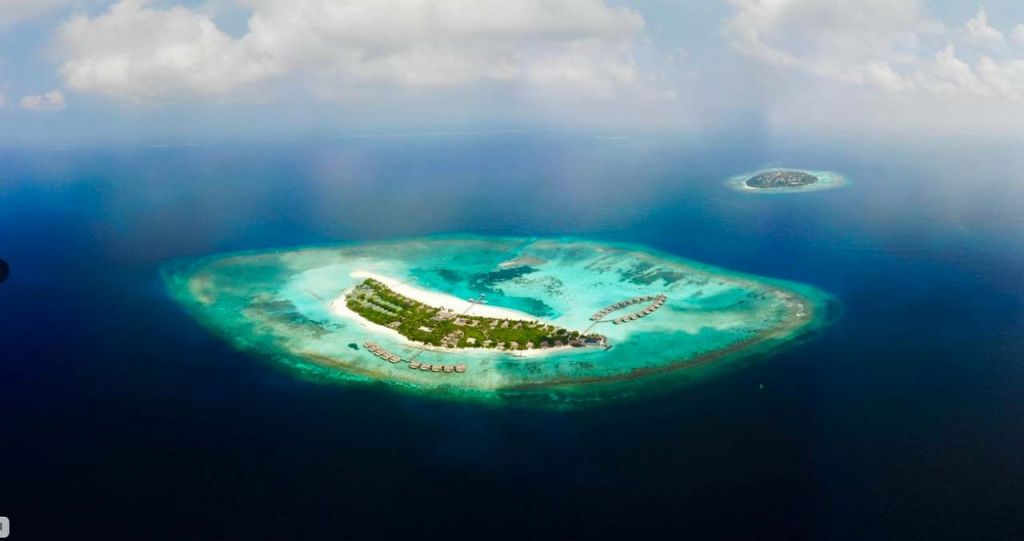 NOKU MALDIVES 5*,  