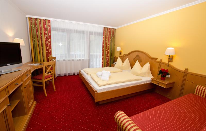 hotel-saalbach-4sterne-hinterglemm-sonnalp-soppelzimmer-salzburg-03.jpg