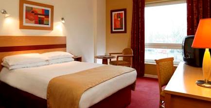 JURYS INN HEATHROW,  