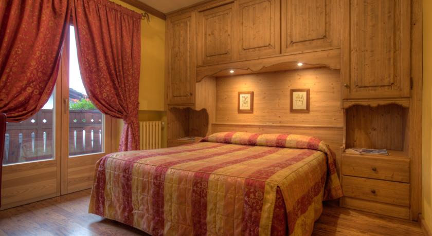 RESIDENCE CHECROUIT 3*,  