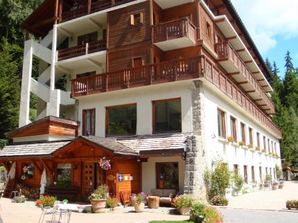 CHALET HOTEL LES CAMPANULES 2*,  