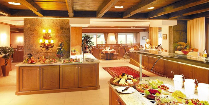 PARKHOTEL SEEFELD  4*,  