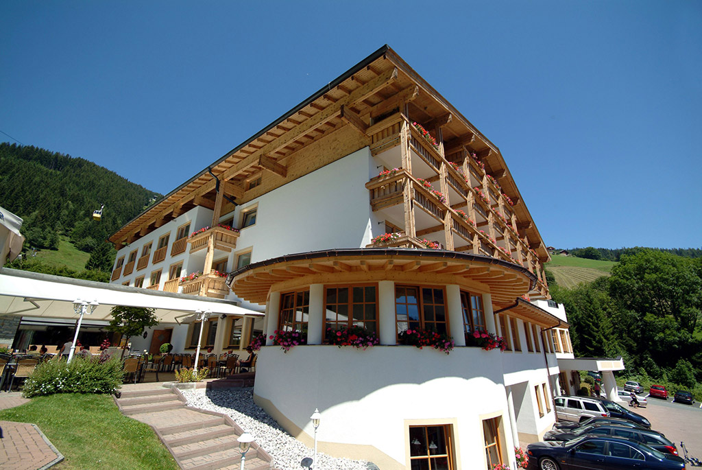 ALPINE RESORT ZELL AM SEE 4*,  