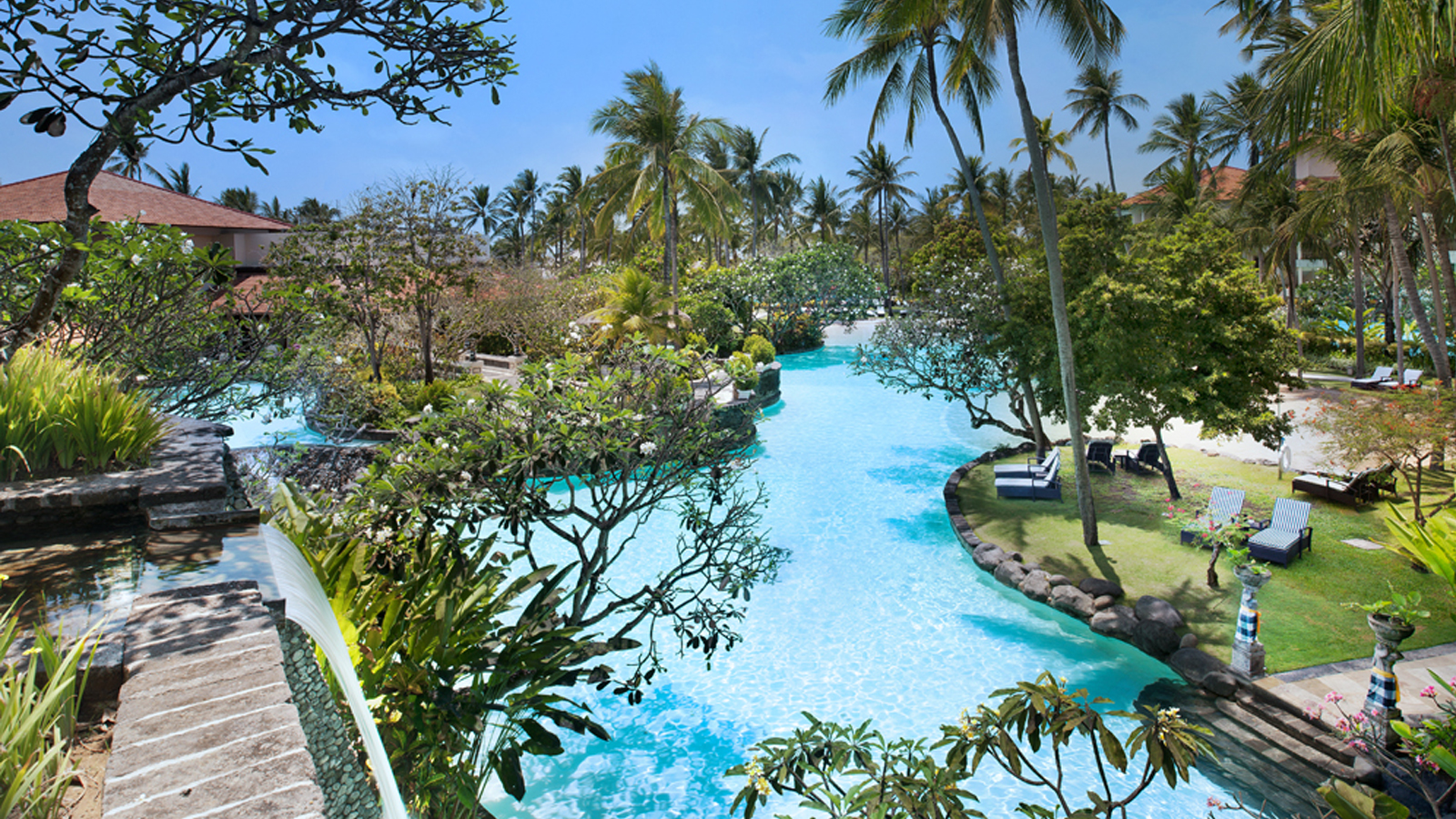 THE LAGUNA RESORT & SPA 5*,  