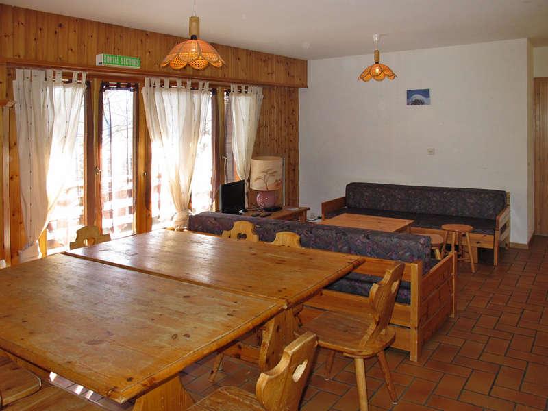 CHALET PILOTIS (18-32 pers) ,  