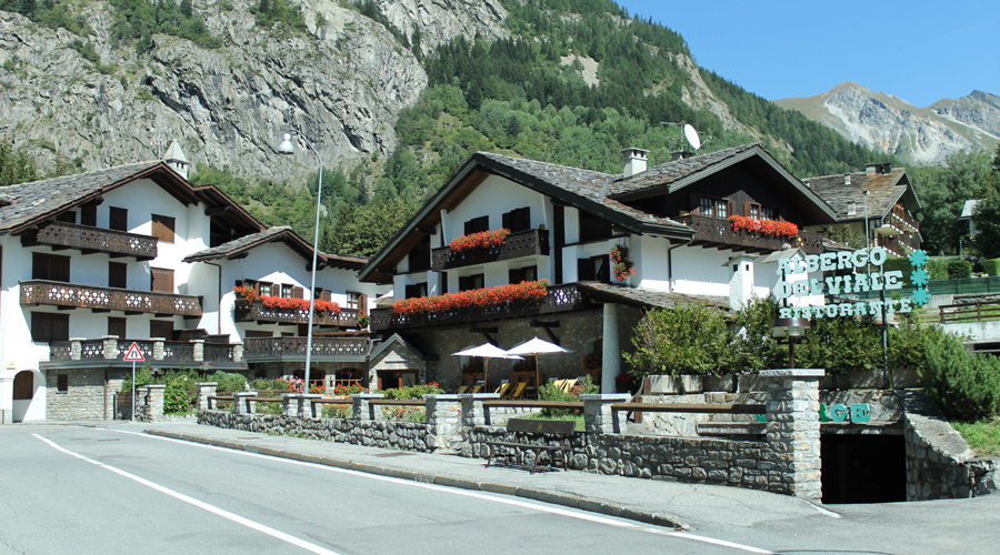 ALBERGO DEL VIALE  3*,  