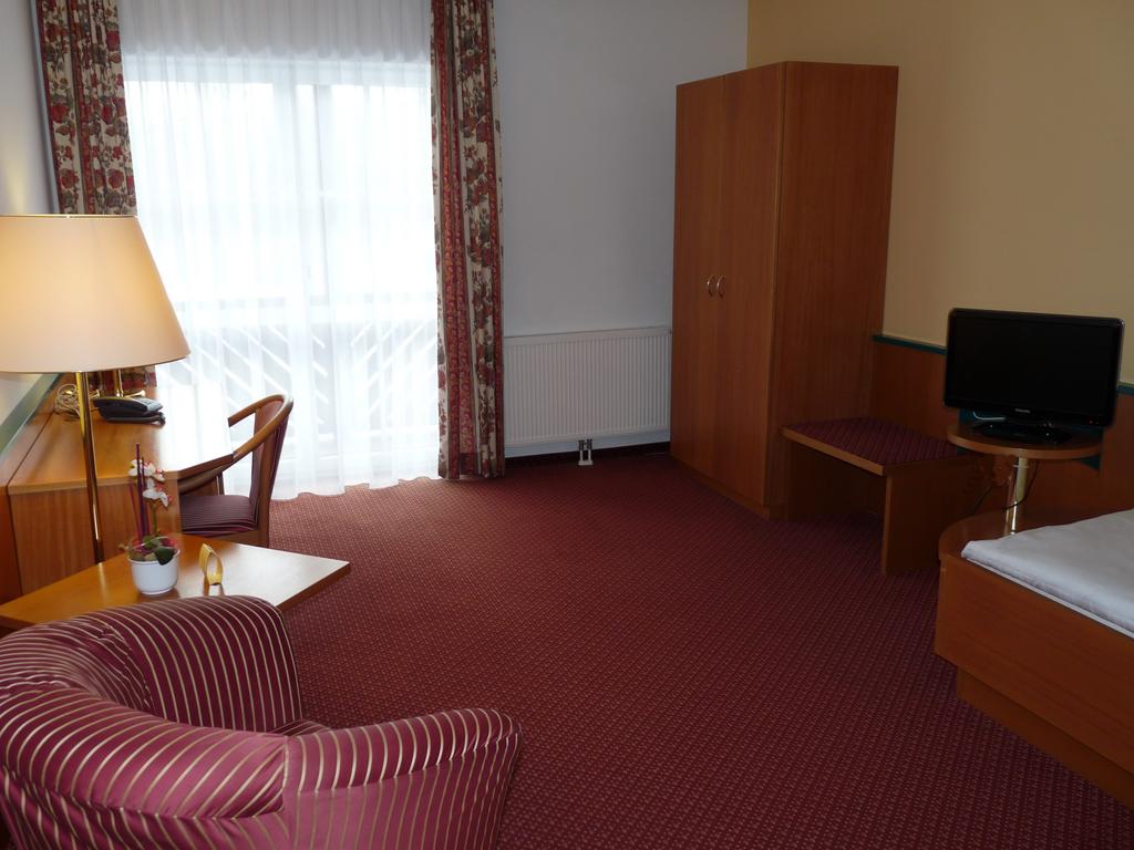 PARKHOTEL ZUR KLAUSE 4*,  