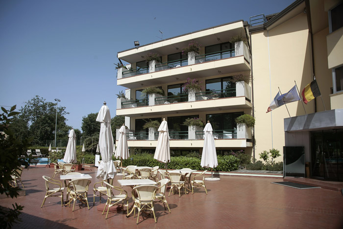 VERSILIA HOLIDAYS  4*,  