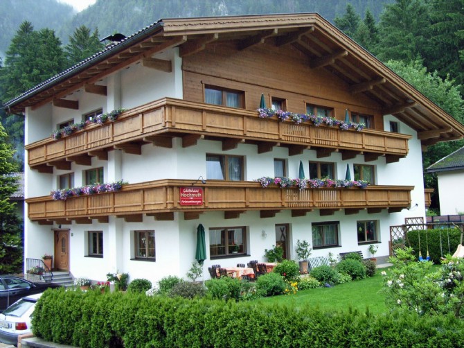 GAESTEHAUS HOCHMUTH 3*,  