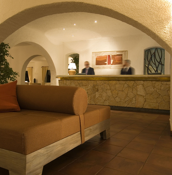 COLONNA GRAND HOTEL CAPO TESTA  5*,  