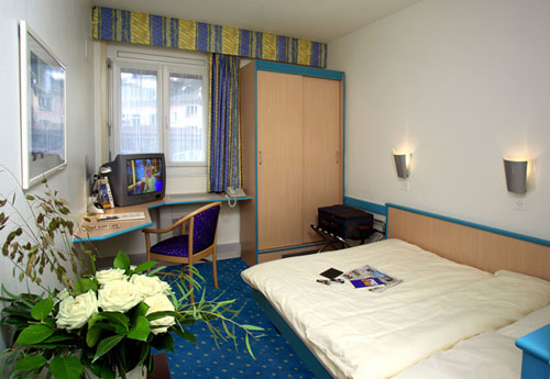 COMFORT INN ROYAL  3*,  