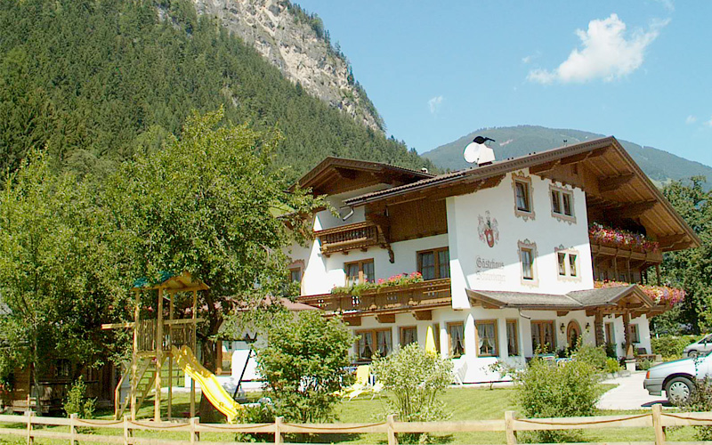 GAESTEHAUS SCHNEEBERGER,  