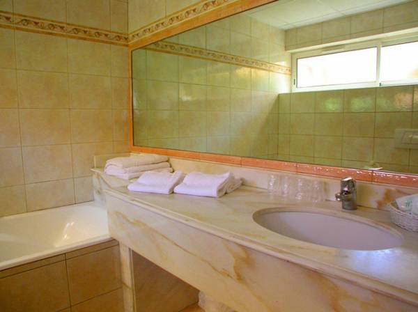 CALVI HOTEL 3*,  