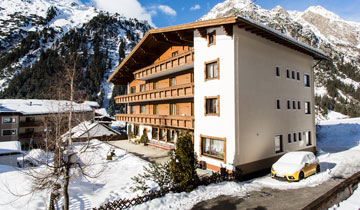 HOTEL - PENSION MITTAGSKOGEL 3*,  