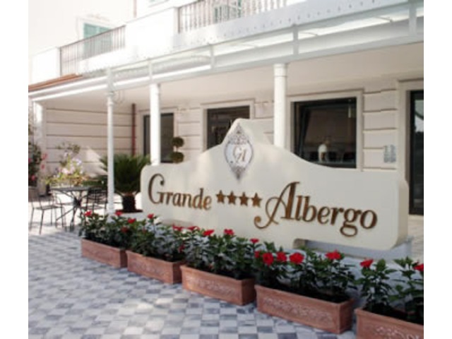 GRANDE ALBERGO  4*,  