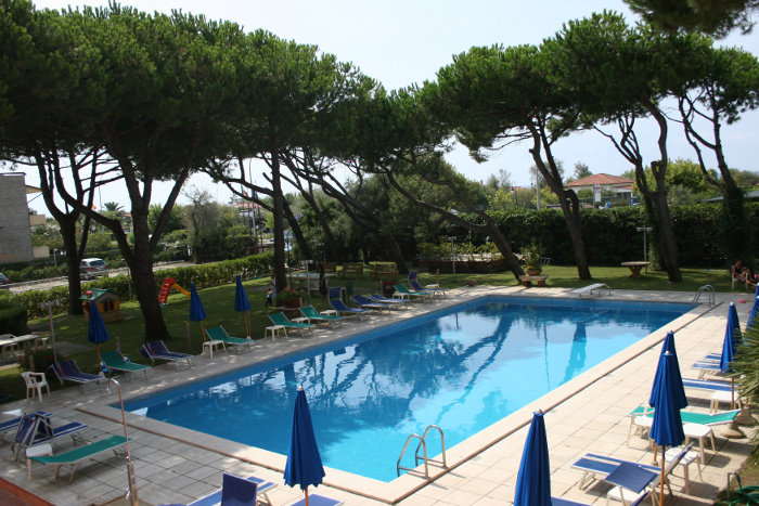 VERSILIA PALACE  4*,  