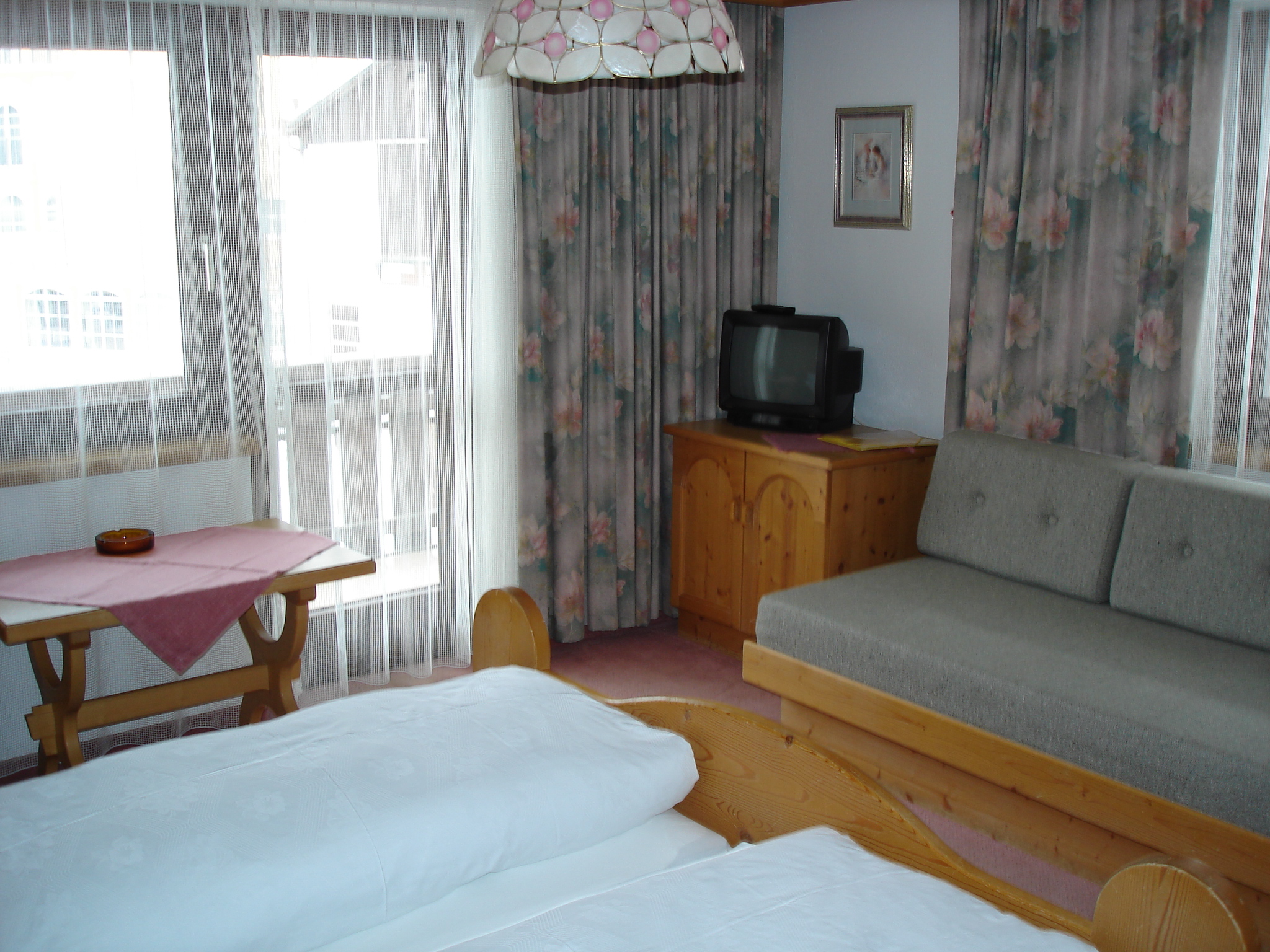 PENSION ZANGERL ANNA ,  