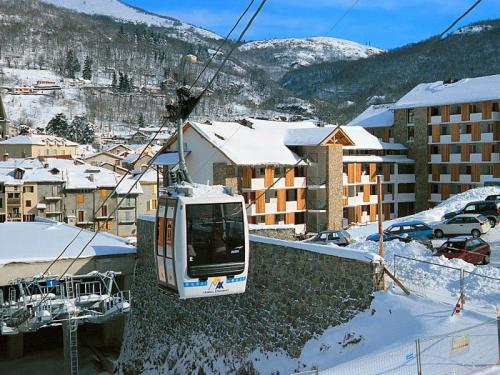 RES. LES TROIS DOMAINES,  