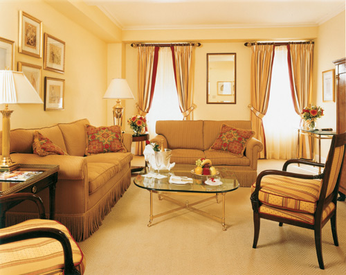 PLAZA ATHENEE  5*,  