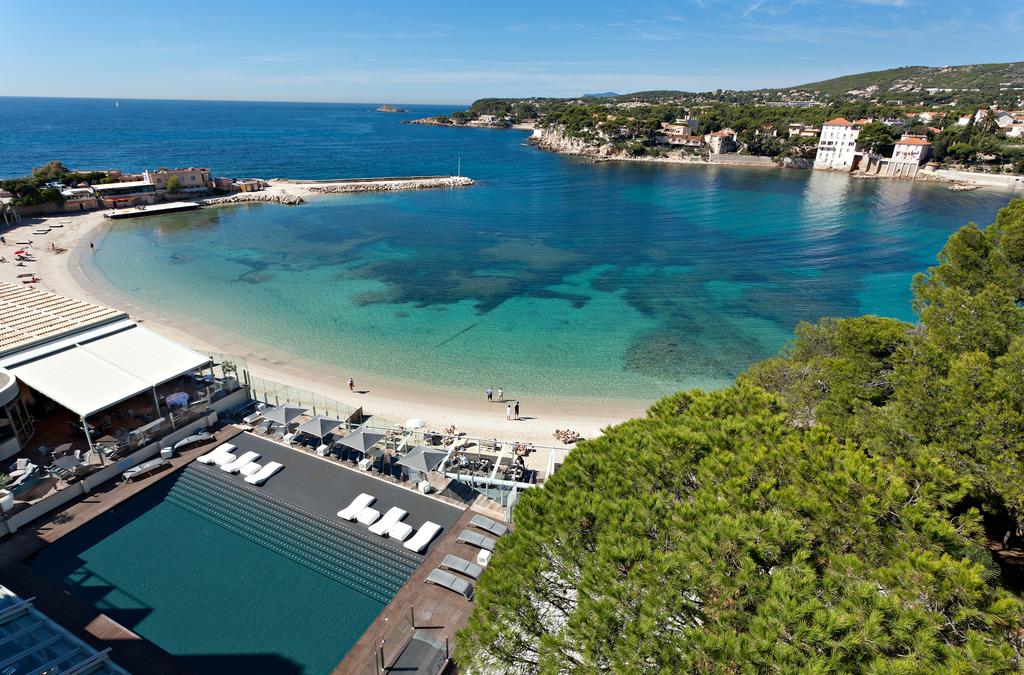 ILE ROUSSE 4*,  