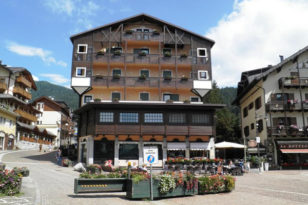 RESIDENCE SPORT CAMPIGLIO  3*,  