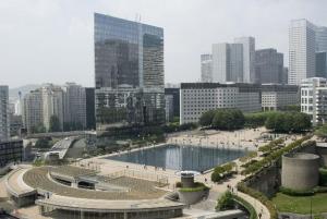 FRASER SUITES PARIS LA DEFENSE 4*,  