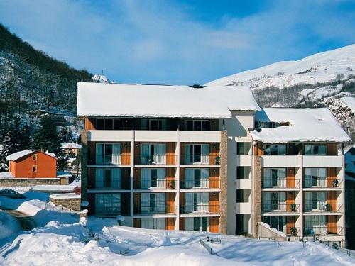 RES. LES TROIS DOMAINES,  