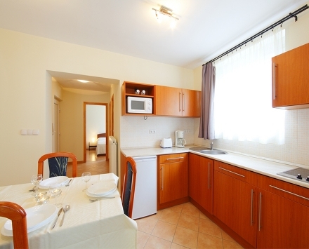 CENTRUM APARTMANHAZ 3*,  