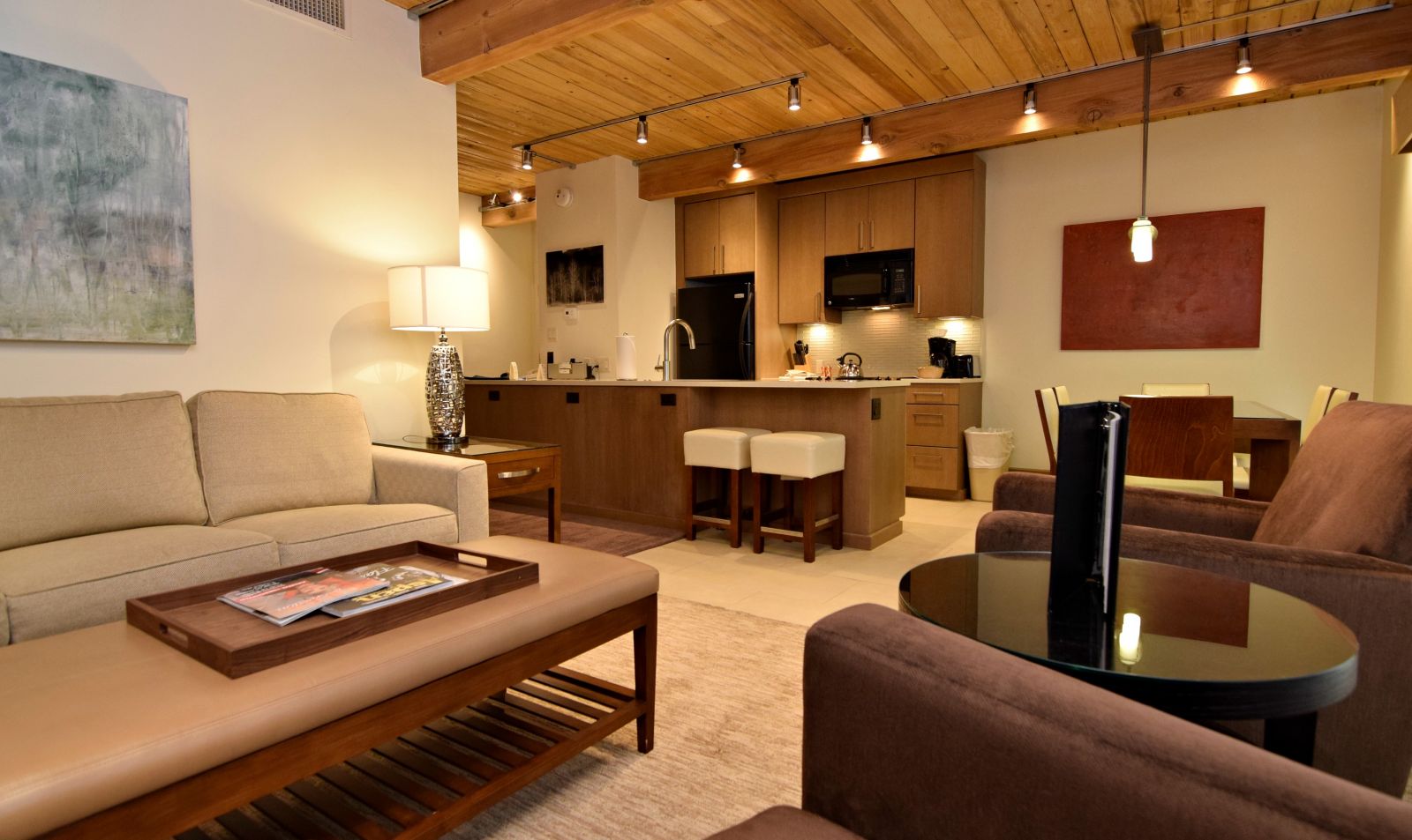 ASPEN SQUARE CONDOMINIUM HOTEL 4*,  