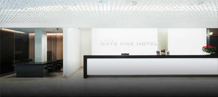GATE ONE 4*,  