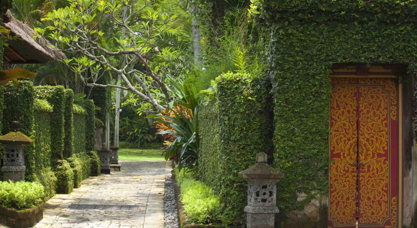 THE ROYAL BEACH SEMINYAK 5*,  