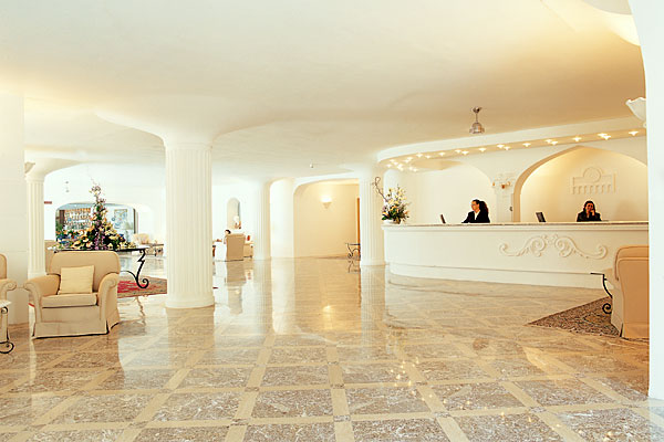 LA RESIDENZA ( ) 4*,  