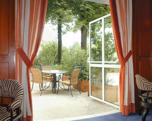 GRAND HOTEL ENGHIEN LES BAINS 4*,  