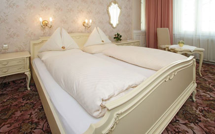 BARONESSE HOTEL PENSION,  