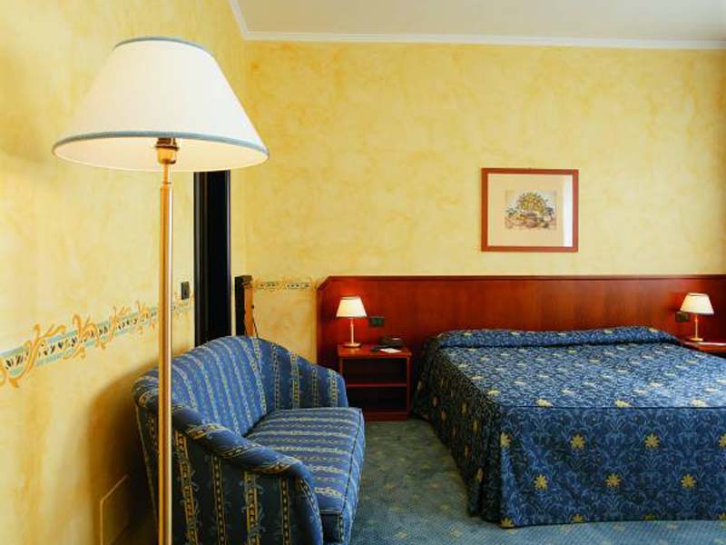 UNA HOTEL BRESCIA  4*,  