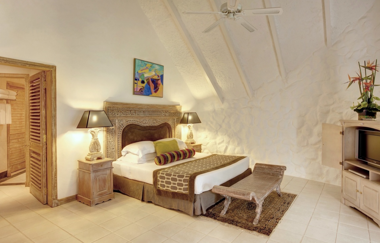 Suite-Bedroom-La-Pirogue_1400x894_72_RGB-2.jpg