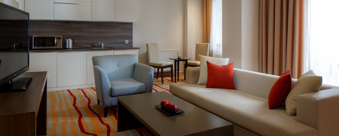 GorkiPlaza_GrandSuite_LivingRoom.jpg