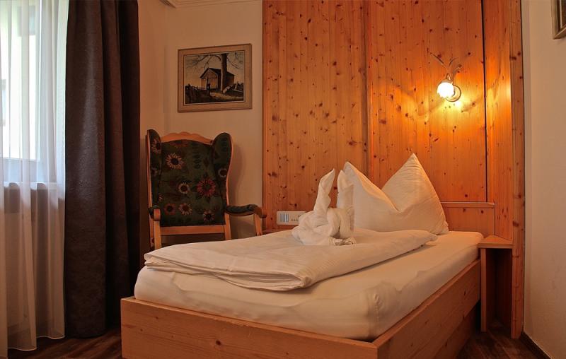 hotel-saalbach-4sterne-hinterglemm-sonnalp-soppelzimmer-einzelzimmer-02.jpg