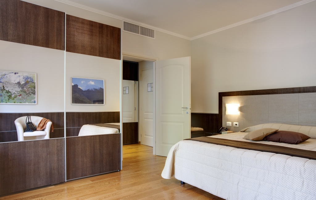 comfort_room.jpg comfort_room.jpg