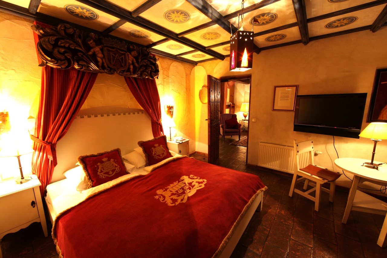 CastilloAlcazar_KardinalMendoza_Schlafzimmer.jpg
