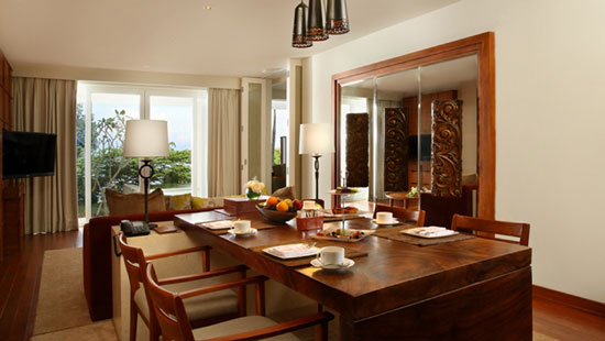ocean-front-family-pool-suite3.jpg