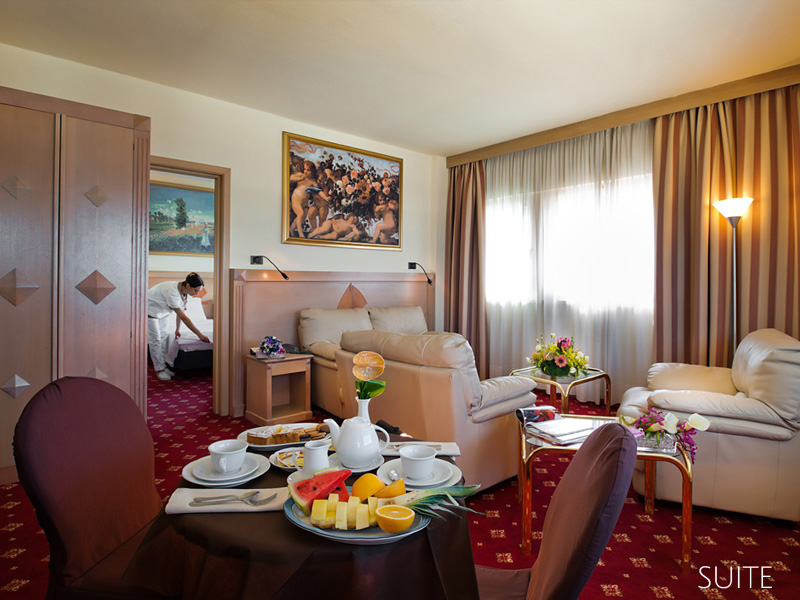 im-grandhotelcontinental_camera-suite.jpg