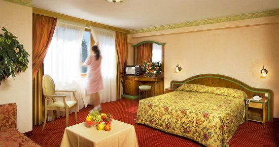 hotel_madonn_di_campiglio_superior.jpg hotel_madonn_di_campiglio_superior.jpg