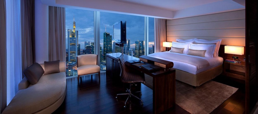 jumeirah-frankfurt-deluxe-room3-hero.jpg jumeirah-frankfurt-skyline-deluxe-room-hero.jpg