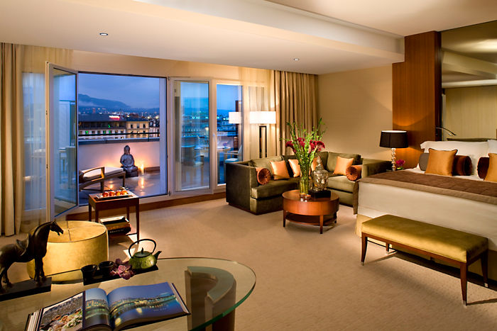 geneva-suite-junior-terrace-suite-bedroom-1.jpg