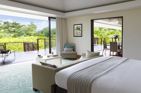 Low_RPS_65229574_Royal_Beach_Front_2_Bed_Villa_200_Bedroom_0004.jpg