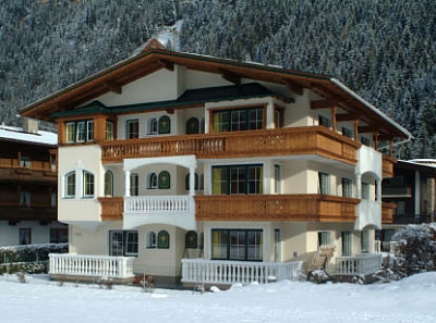 WOHLFUEHL HOTEL ROBERT 4*,  