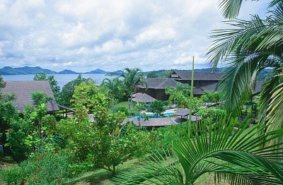 HILTON BATANG AI LONGHOUSE RESORT (    )  5*,  