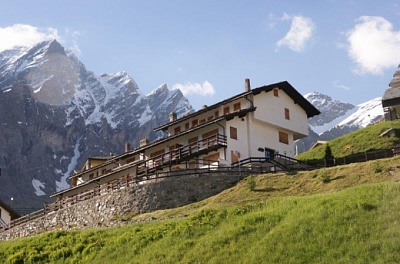 APARTMENTS  CERVINIA,  