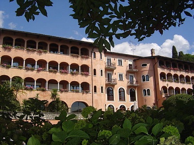 VILLA PARADISO  4*+,  